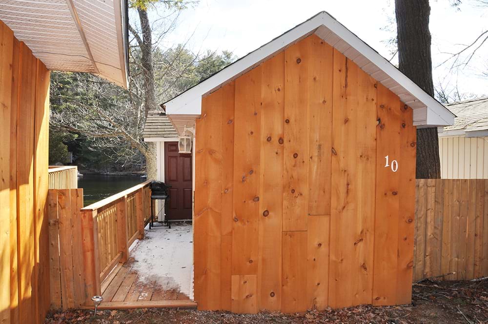 Studio Lakefront Cabin 10
